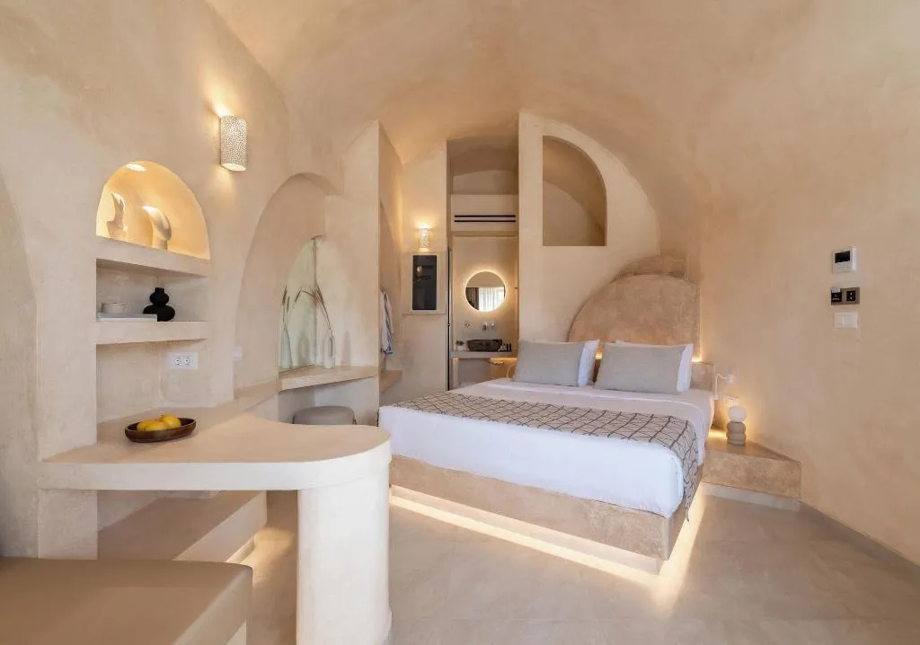 Room, Heyday Luxury Suites, Santorini