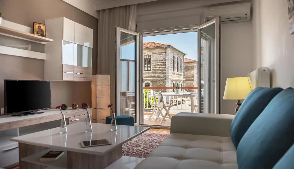 APARTMENT CAPACITY 6 Room, Michalis Apartments, Thessaloniki