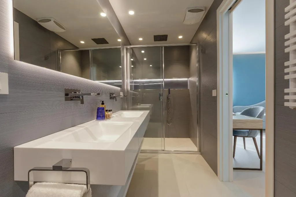 Double or Twin SUPERIOR WITH VIEWS Room, Ambasciatori Suite Hotel, Venice