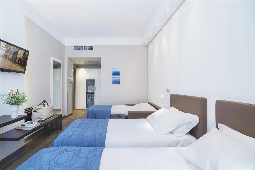 QUADRUPLE STANDARD Room, c-hotels Atlantic, Milan