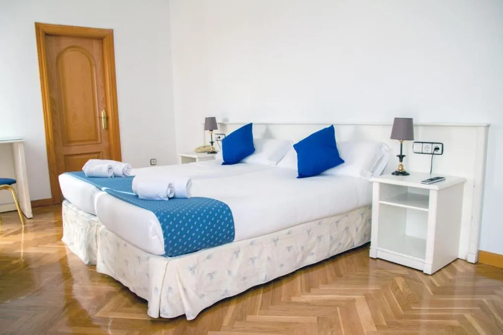 QUADRUPLE STANDARD Room, Checkin Parla Madrid, Madrid