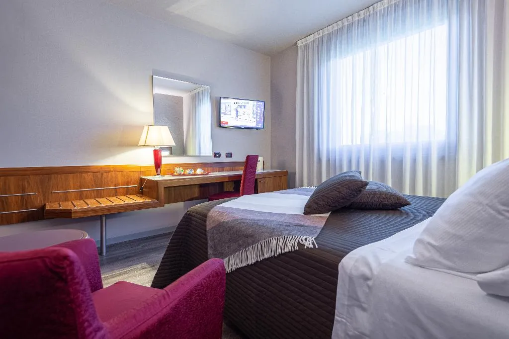 DOUBLE SINGLE USE STANDARD Room, First Hotel Malpensa, Milan