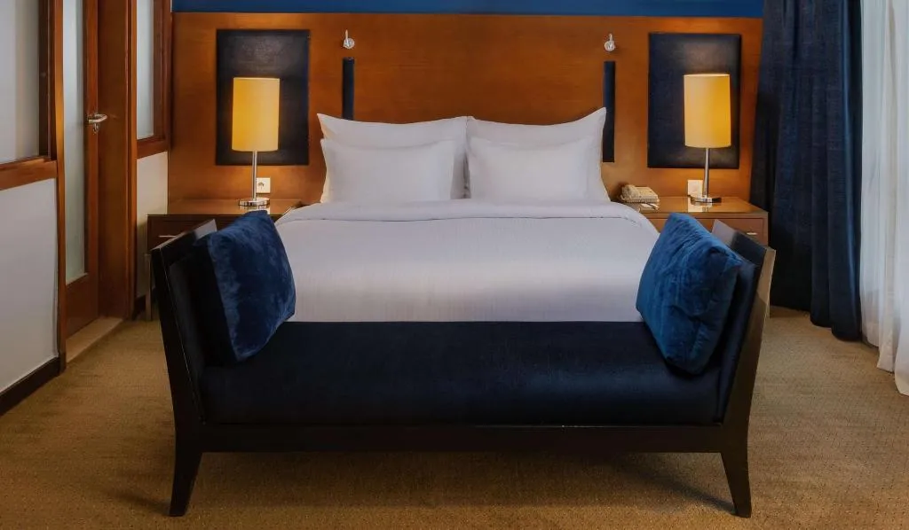 SUITE KING SIZE BED Room, Radisson Blu Cairo Heliopolis, Cairo