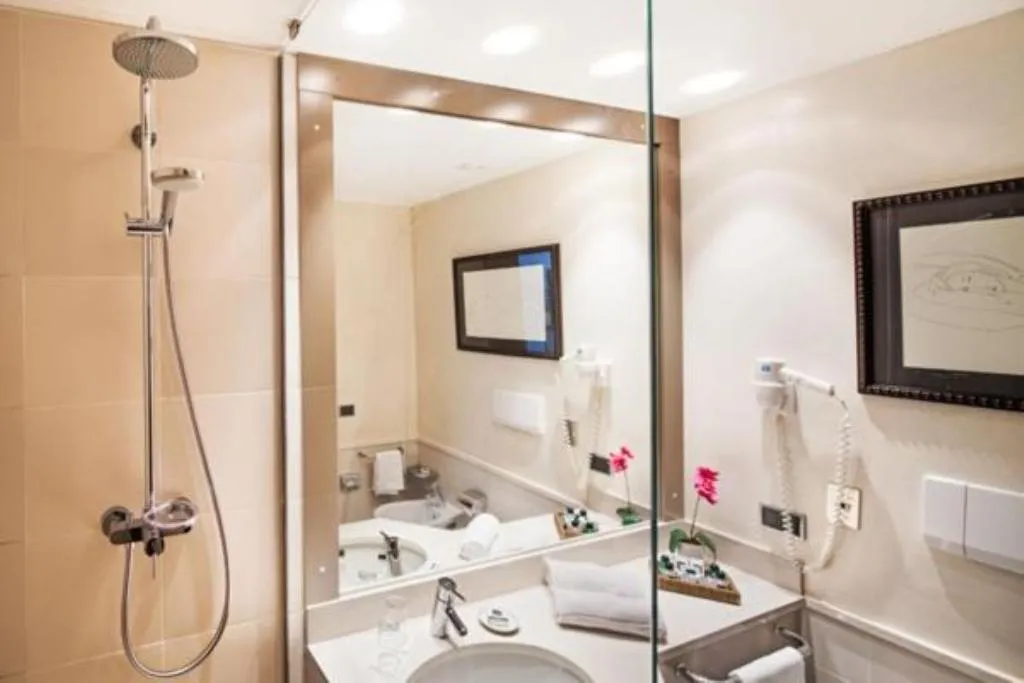 JUNIOR SUITE STANDARD Room, Cosmo Hotel Torri (Vimercate MI), Milan