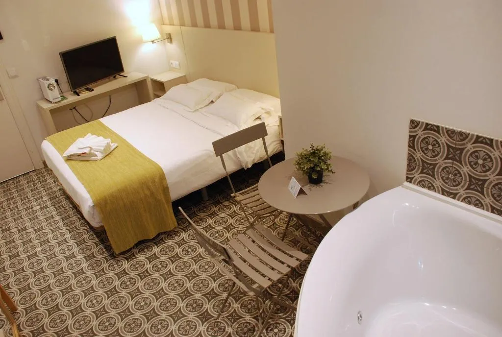 DOUBLE WITH JACUZZI Room, San Lorenzo Boutique Hotel, Valencia