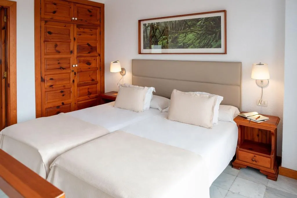 Room, Parque Santiago III y IV, Tenerife