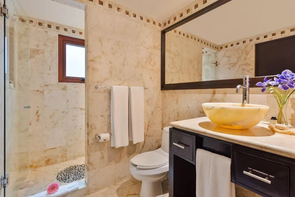 DOUBLE KING BED ONE BEDROOM  Room, El Taj Ocean Front and Beachside Condo Hotel, Playa Del Carmen