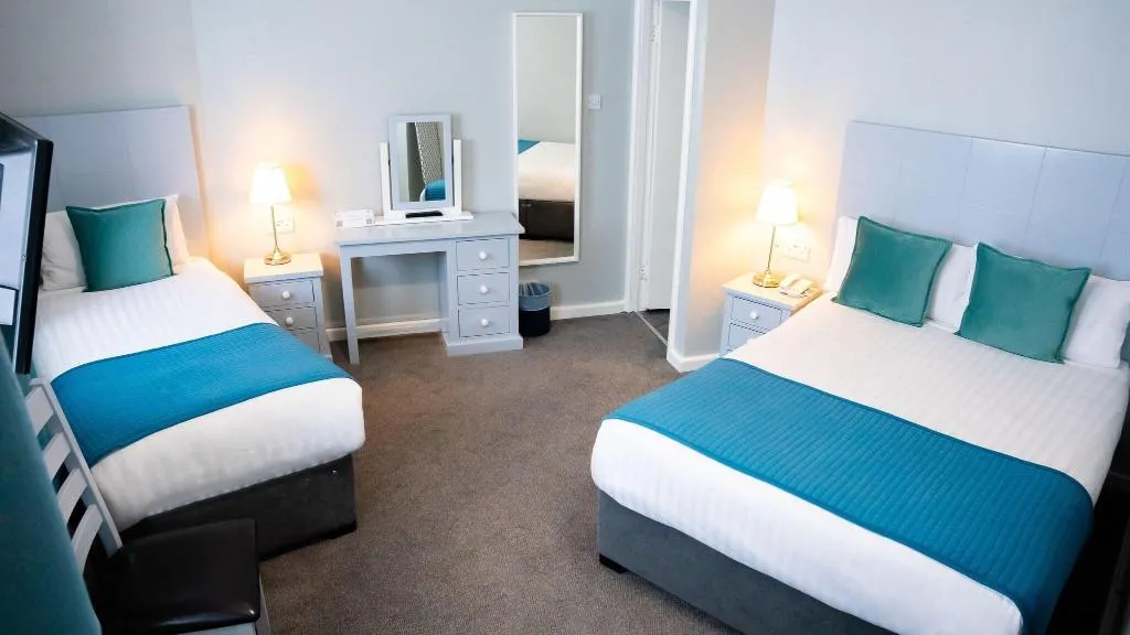 TRIPLE TWO BEDS Room, Beresford Dublin, Dublin