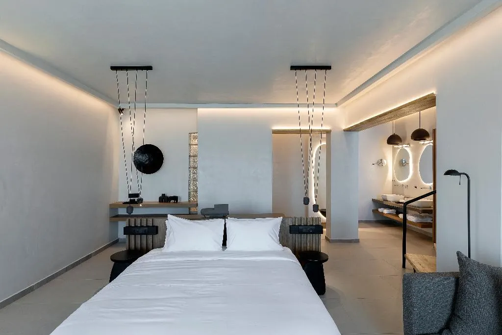SUITE SEA VIEW WITH PRIVATE POOL Room, Hom Santorini, Santorini