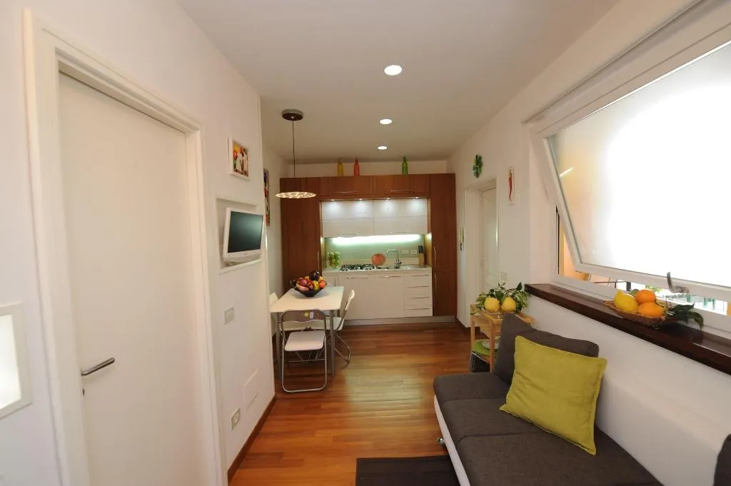 Room, Sorrento Center Suite, Naples