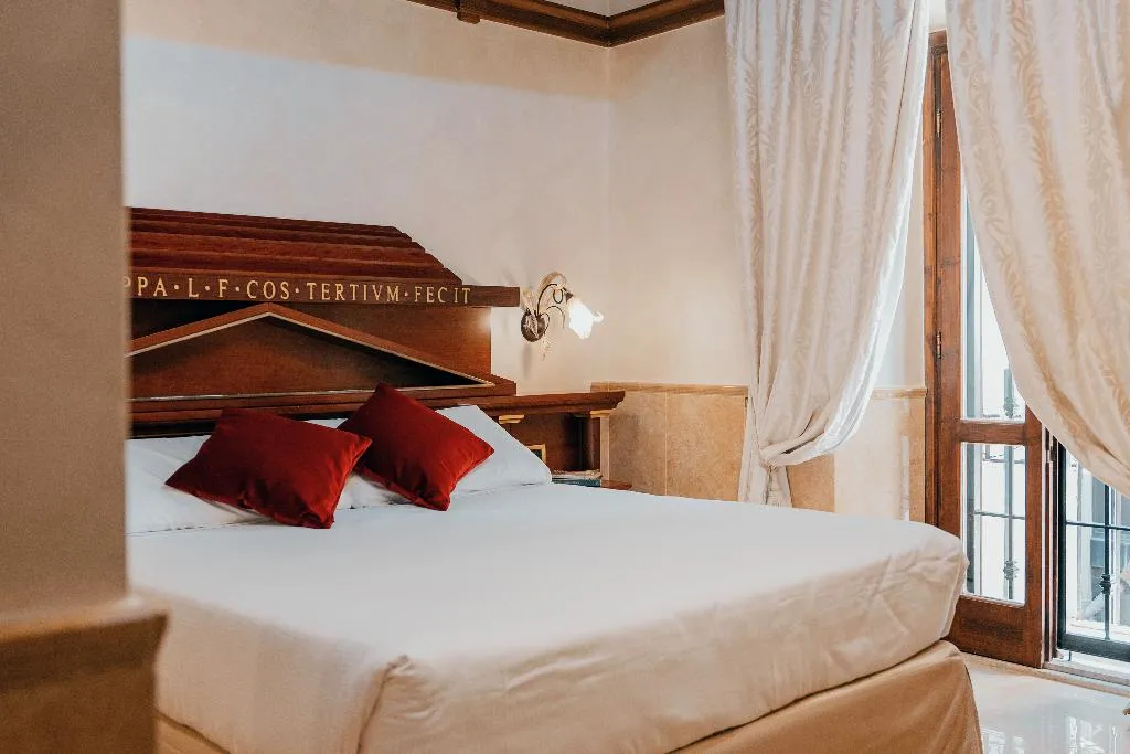 TRIPLE STANDARD Room, Pantheon, Rome
