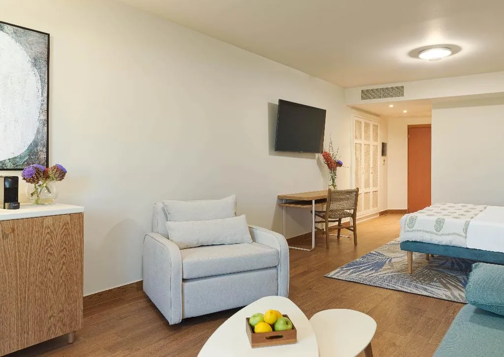 DOUBLE DELUXE POOL VIEW Room, Seafos Luxury Resort & Spa, Kalamata