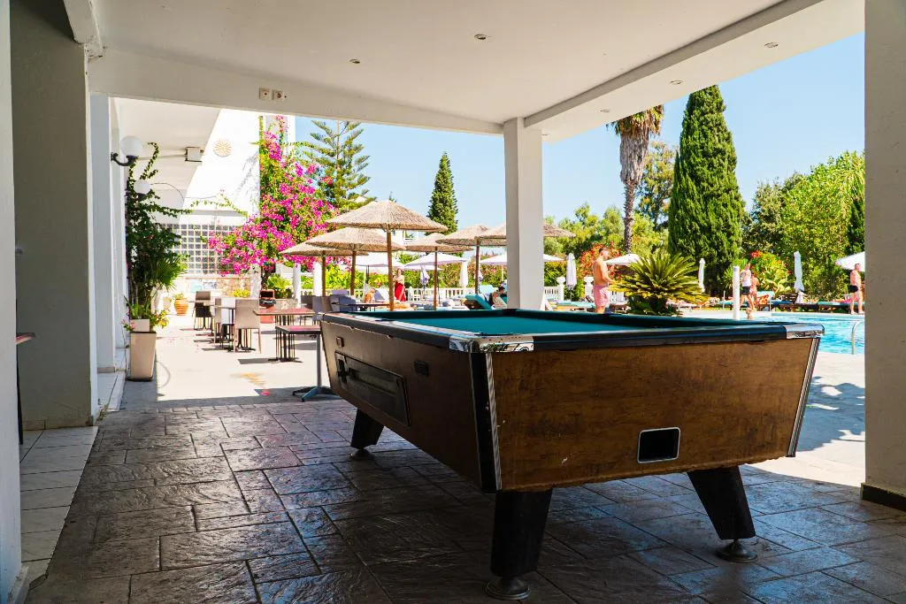 Sports and Entertainment, Ikaros, Zante