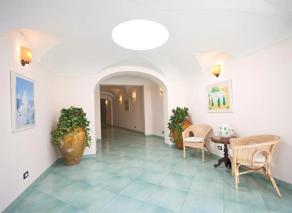Lobby, Albatros, Naples