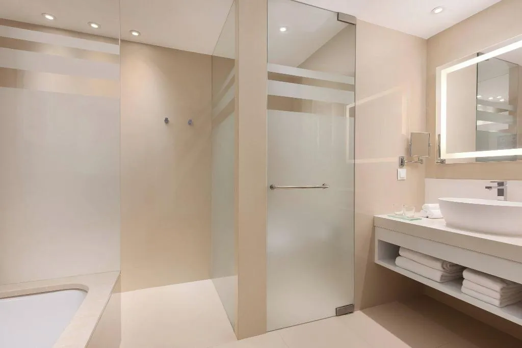 Room, Pine Cliffs Resort, Algarve
