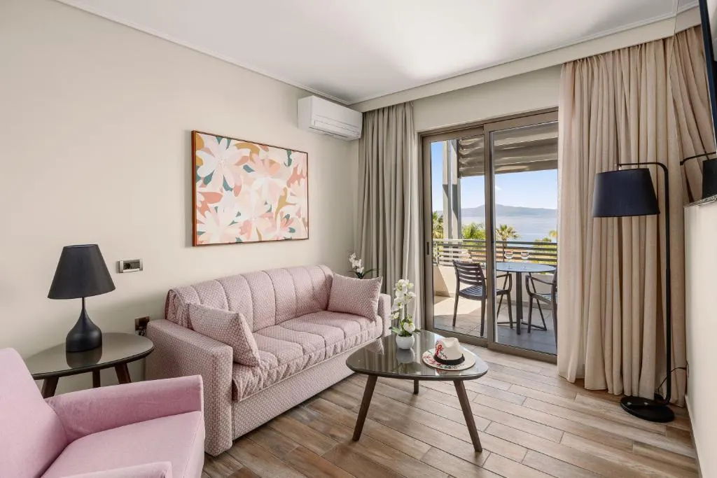 FAMILY ROOM DELUXE Room, Akti Taygetos Conference Resort, Kalamata