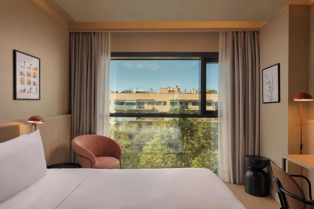 DOUBLE CITY VIEW KING BED Room, Four Points by Sheraton Barcelona Diagonal, Barcelona