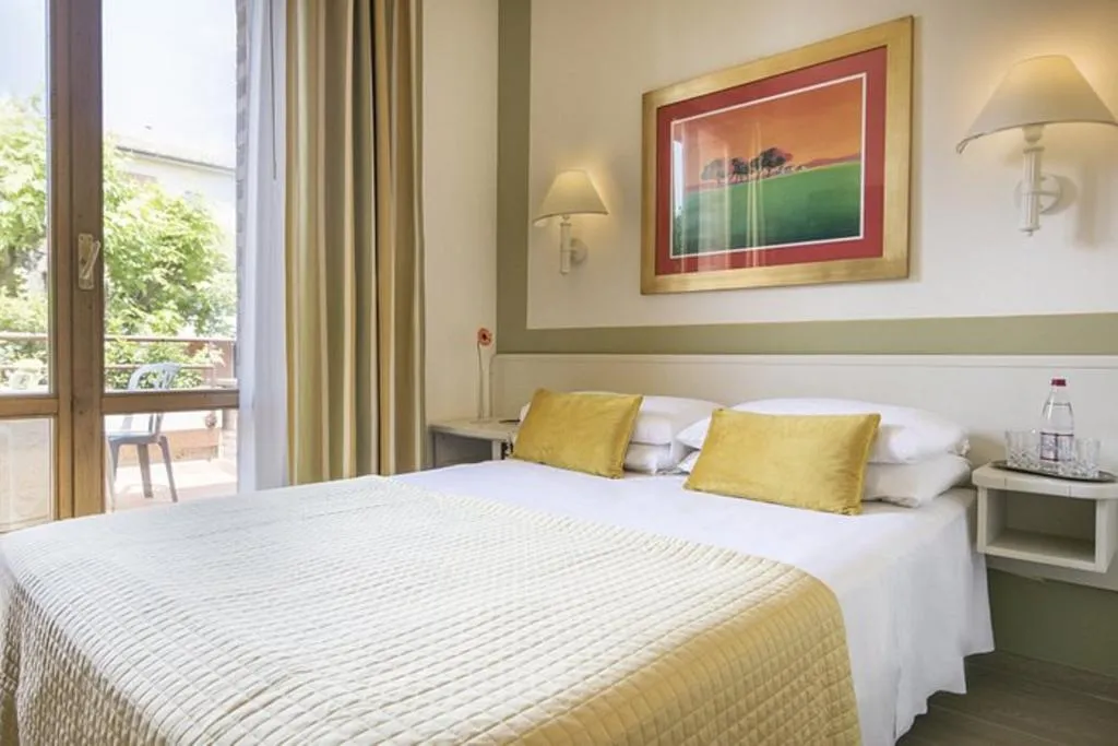 DOUBLE BASIC Room, Relais Santa Chiara Hotel by Double Hospitality, Florence