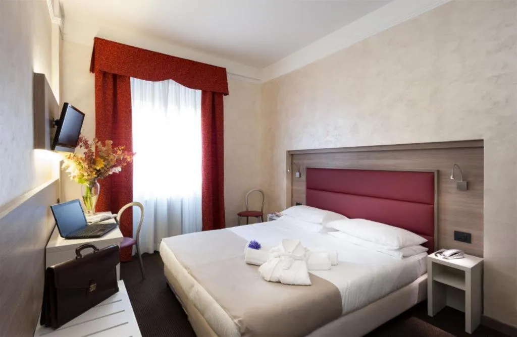 TRIPLE STANDARD Room, Gamma, Milan