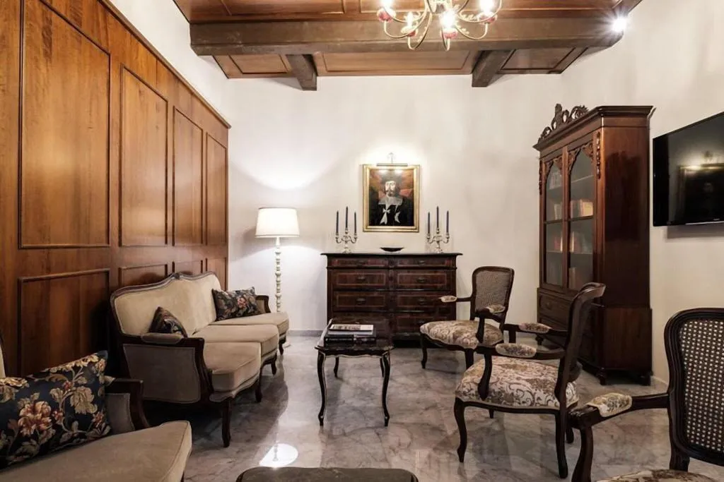 Lobby, Palais Le Brun, Malta