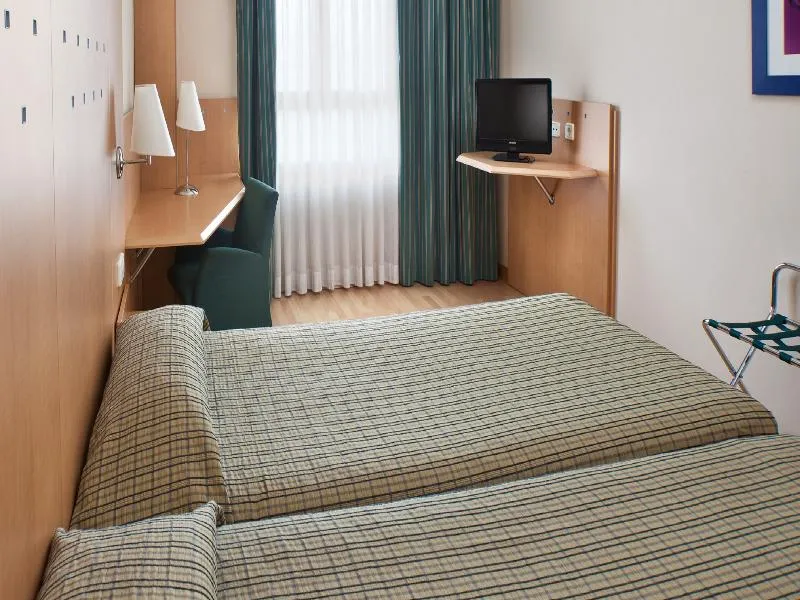SINGLE STANDARD Room, Crisol Leganés, Madrid