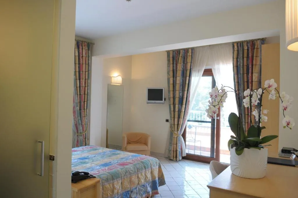 DOUBLE SUPERIOR SIDE SEA VIEW Room, Hotel Villa Poseidon, Naples