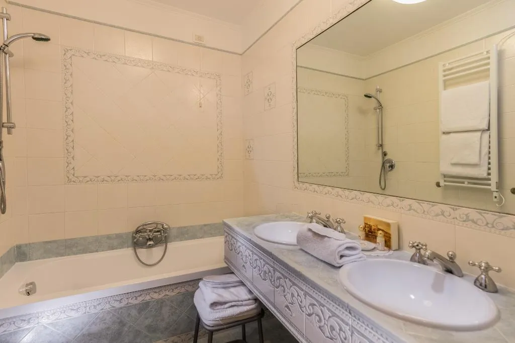DOUBLE SUPERIOR Room, Giorgione Hotel, Venice
