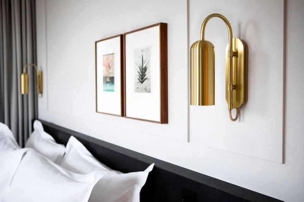 DOUBLE SUPERIOR KING BED Room, Pillows Maurits At The Park, Amsterdam
