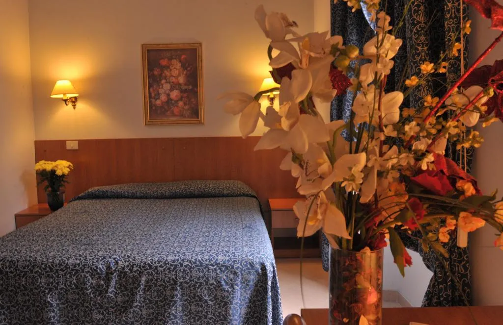 Room, Residence Lodi, Rome