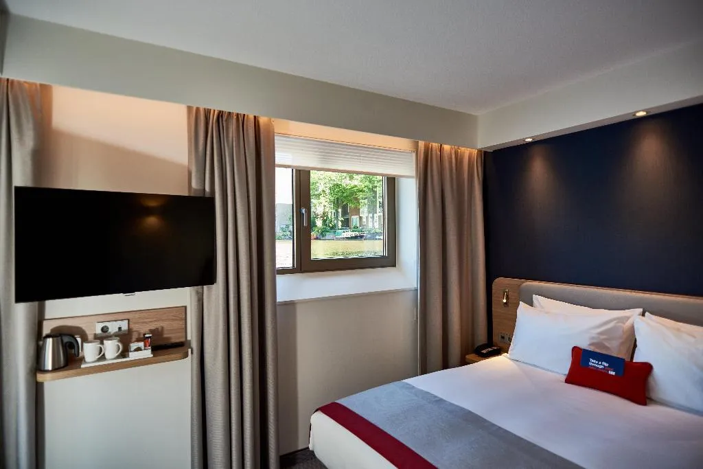 DOUBLE CANAL VIEW Room, Holiday Inn Express Amsterdam - City Hall, Amsterdam