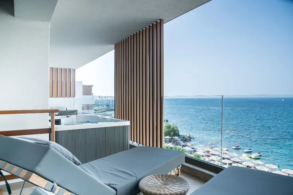 SUITE WITH JACUZZI Room, AKASHA Beach Hotel and Spa, Crete