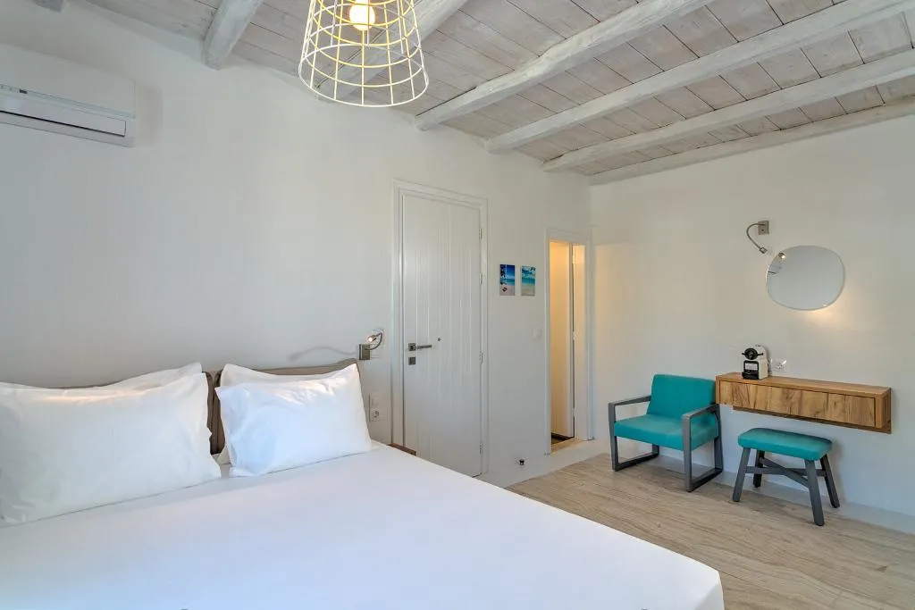 Double or Twin DELUXE SIDE SEA VIEW Room, Senses Luxury Villas & Suites, Mykonos