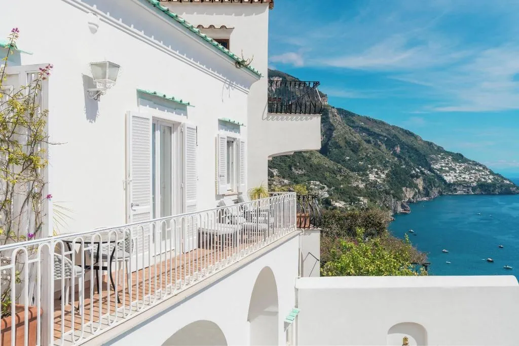 DOUBLE QUEEN SIZE BED Room, Villa Magia, Naples
