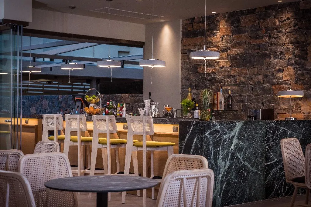 Bar, Petousis Hotel & Suites, Crete
