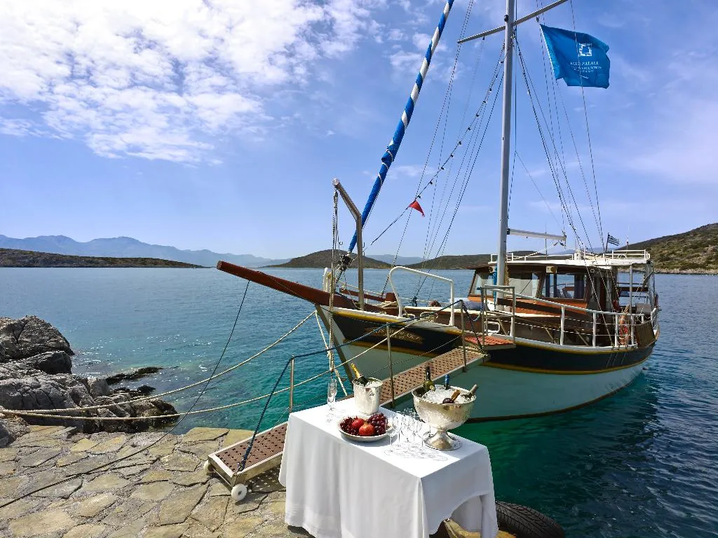 Sports and Entertainment, Phaea Blue, a member of SLH, Crete