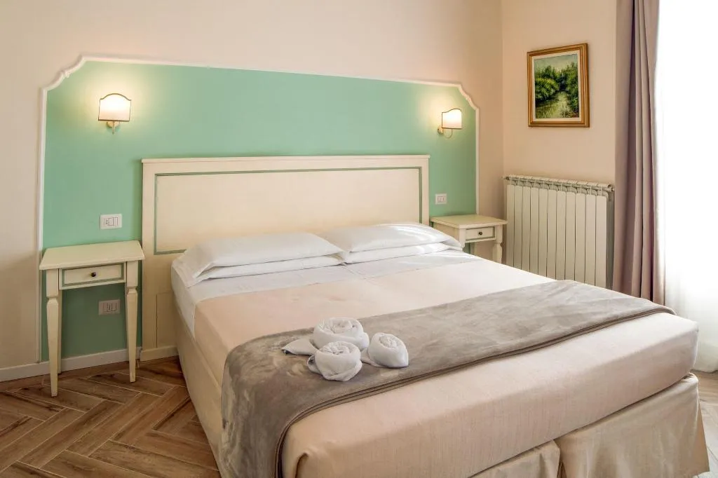 Room, Dimora Salviati, Florence