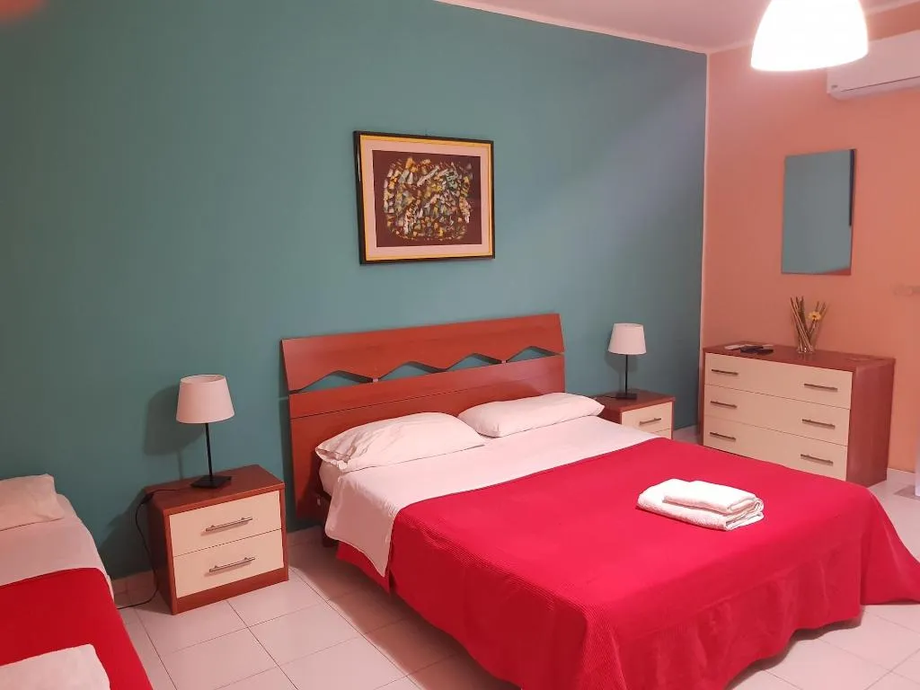 Room, The Artists, Palermo