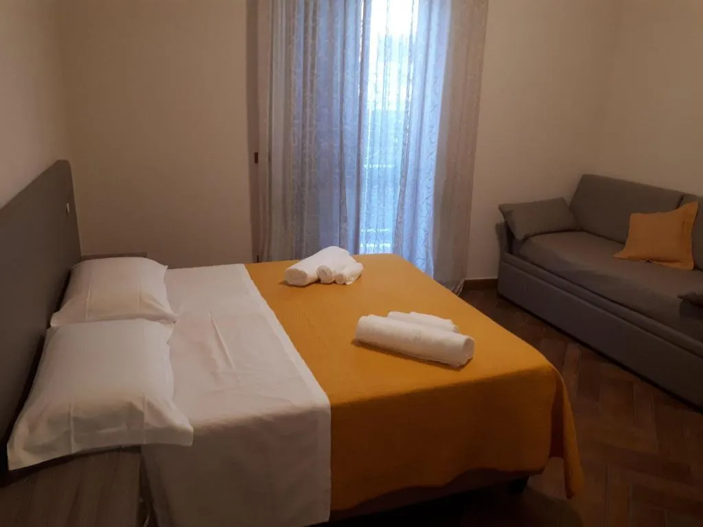 Room, Home To Fly, Naples
