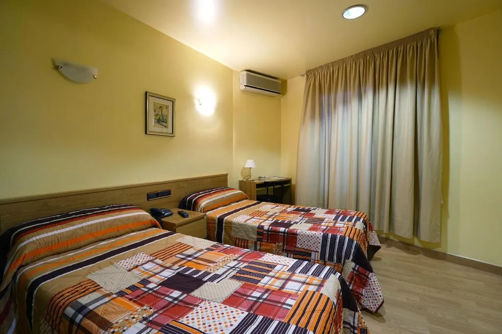 Room, Hotel Esplugues, Barcelona