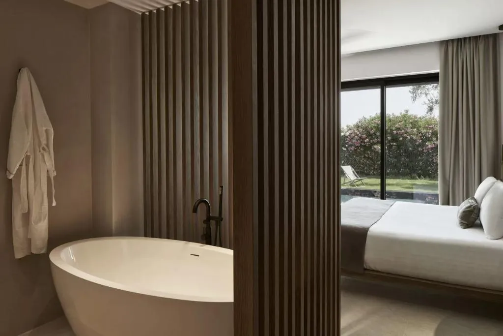 SUITE BEACH FRONT Room, The Olivar Suites, Corfu