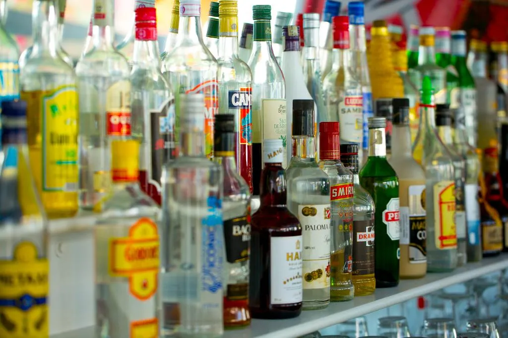 Bar, Australia, Crete