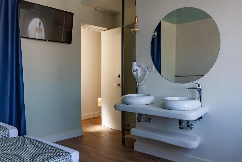 Room, Hostal Charlotte, Madrid