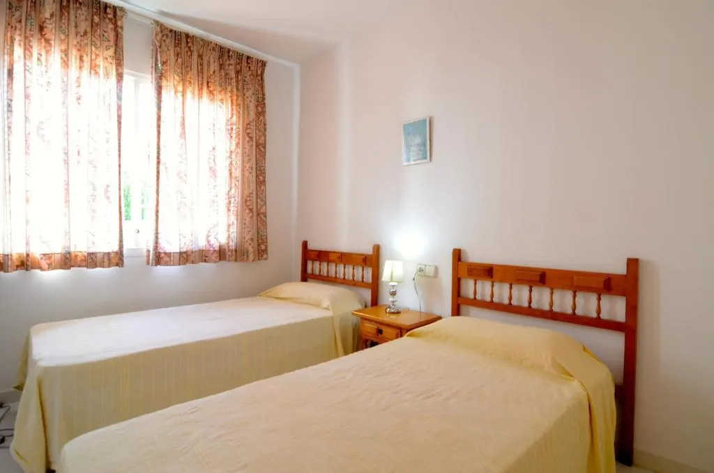 APARTMENT CAPACITY 4 TWO BEDROOMS Room, Green Club, Costa Brava