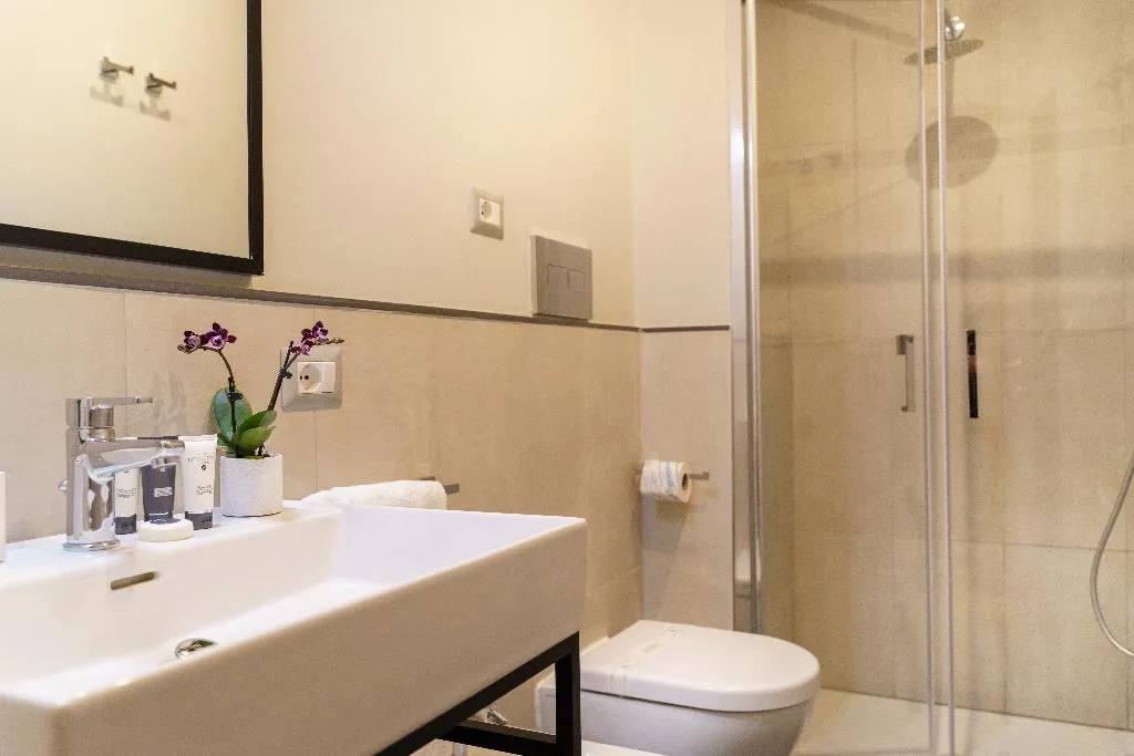 TRIPLE DELUXE Room, The Cross, Rome