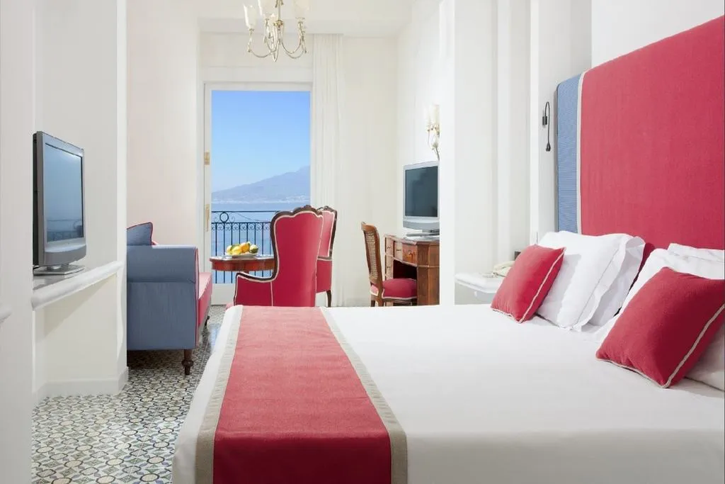 JUNIOR SUITE SEA VIEW Room, Grand Hotel Ambasciatori, Naples