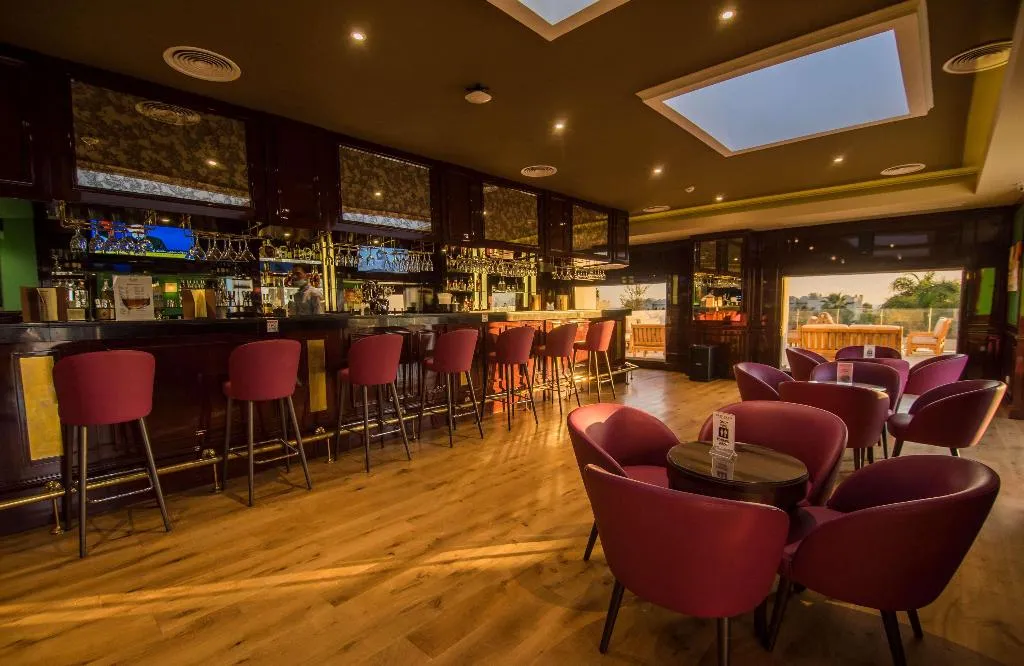 Bar, Reef Oasis Beach Resort, Red Sea Riviera