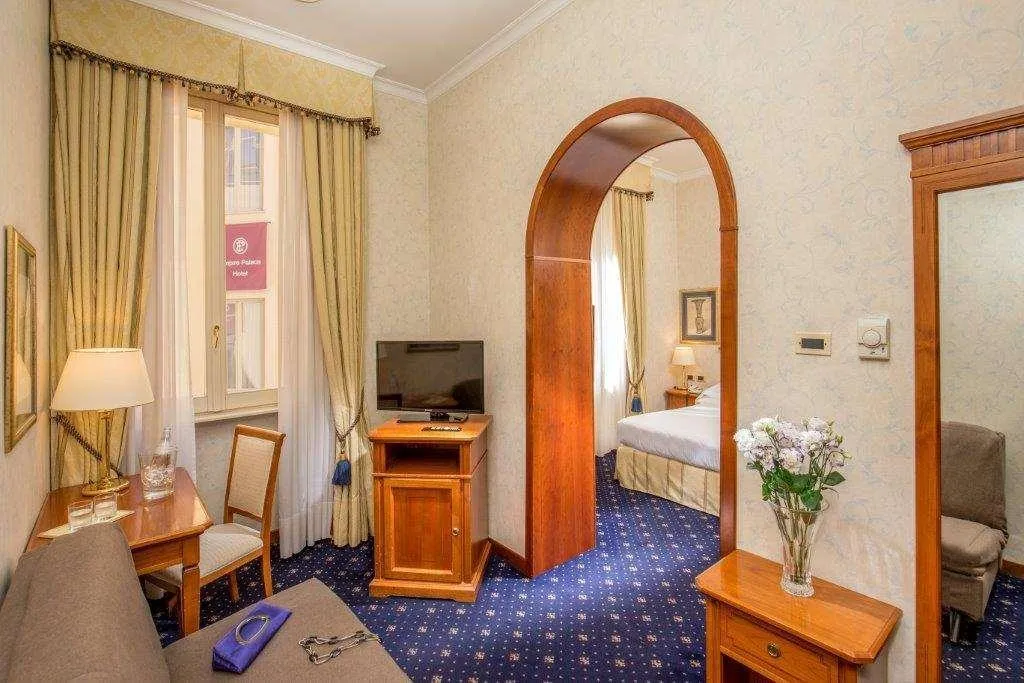 Room, UNA HOTELS Empire Roma, Rome
