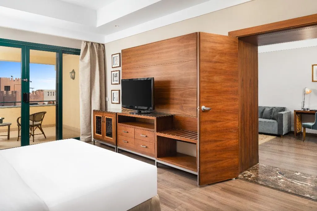 JUNIOR SUITE EXECUTIVE Room, Hilton Pyramids Golf, Cairo