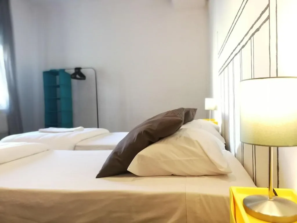 Room, Castilho 63, Lisbon