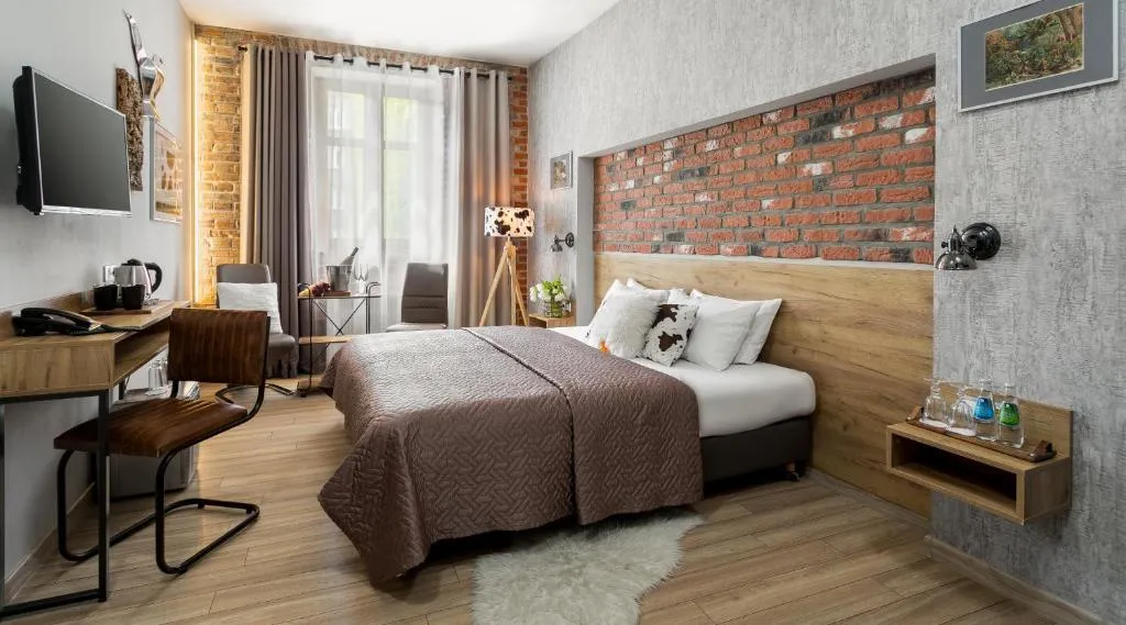 DOUBLE STANDARD Room, Art & Garden Residence, Krakow